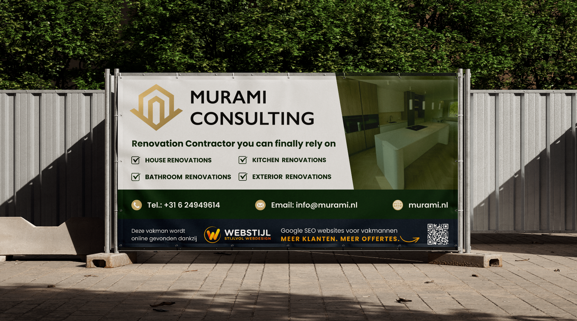 Murami Consulting — renovatie, keukens, badkamers en exterieurwerken, doek op een werfhek.